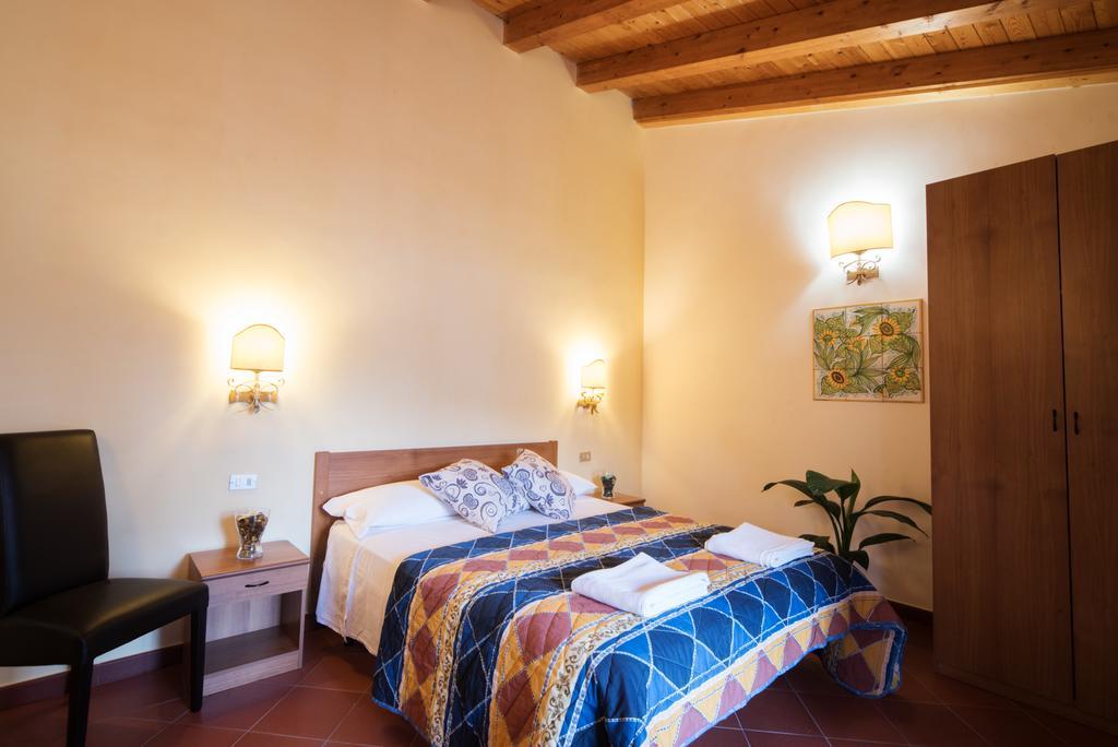 San Giacomo Hotel SantʼAlessio Siculo Екстериор снимка