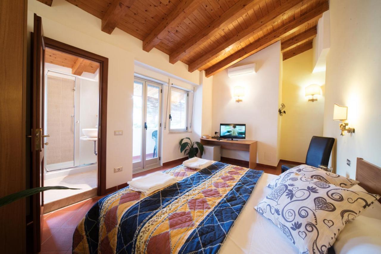 San Giacomo Hotel SantʼAlessio Siculo Екстериор снимка